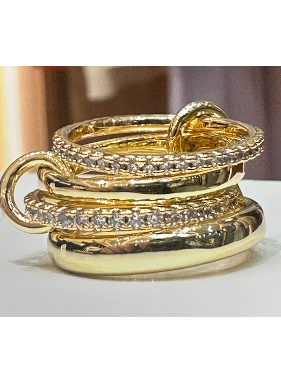 Eléver Gold Linked Ring (In Store)
